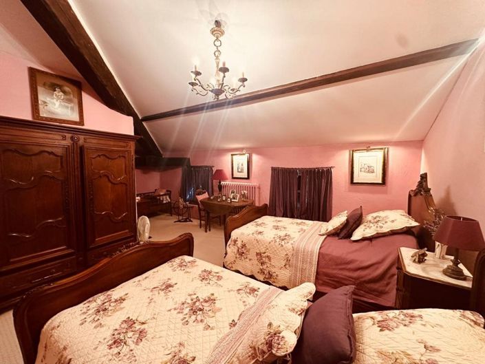Image No.22-6 Bed House for sale