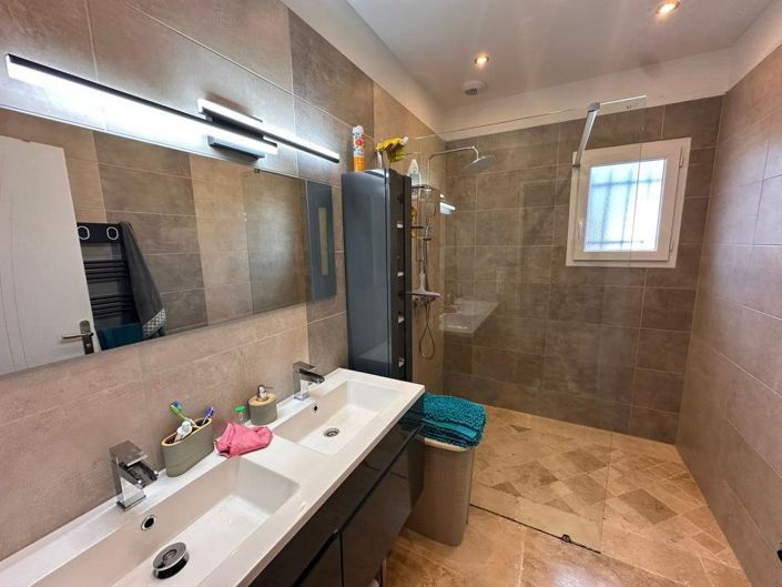 Image No.14-4 Bed House for sale