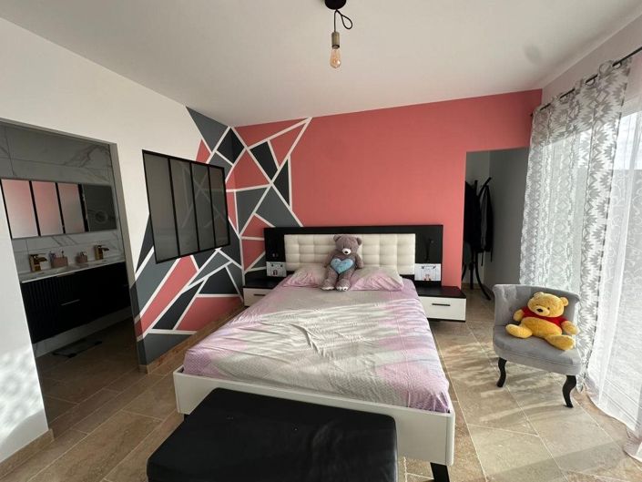Image No.9-4 Bed House for sale