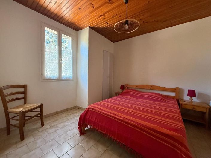 Image No.18-15 Bed House for sale