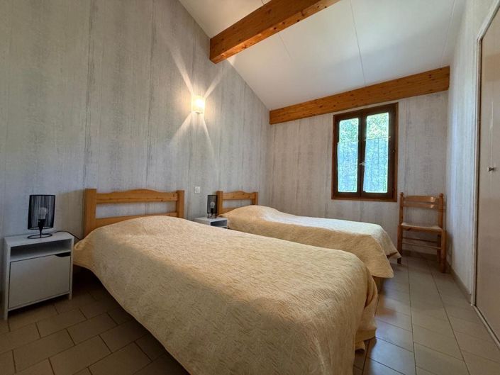 Image No.19-15 Bed House for sale