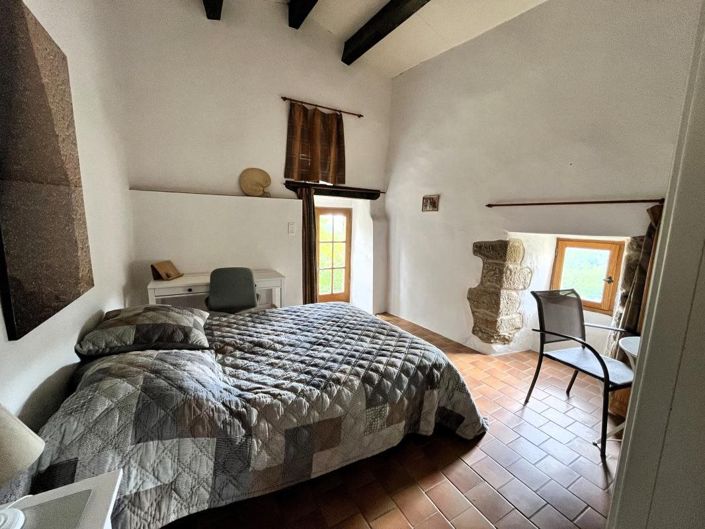 Image No.15-7 Bed House for sale