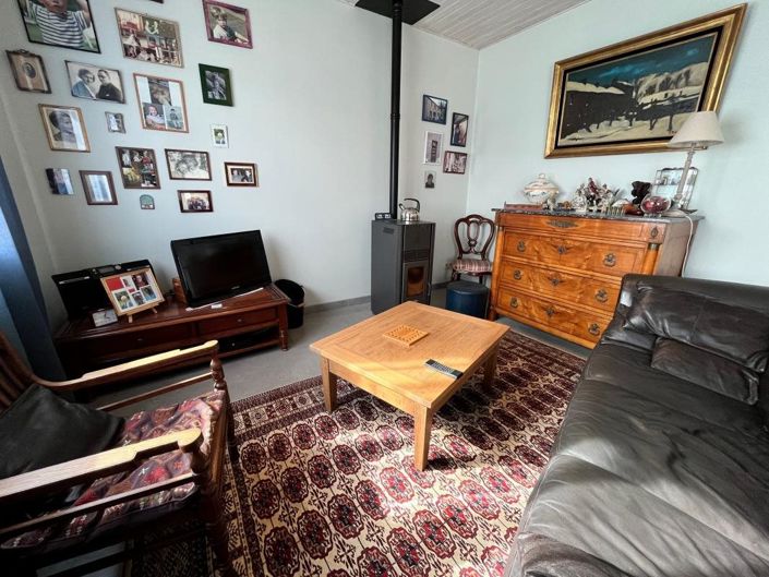 Image No.10-3 Bed House for sale