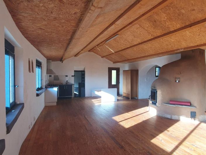 Image No.9-6 Bed House for sale