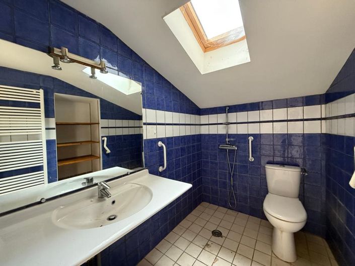 Image No.17-5 Bed House for sale