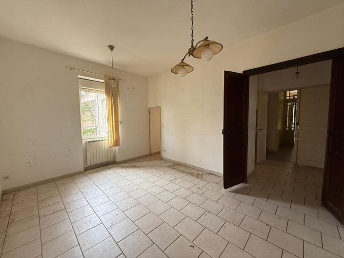 Image No.6-5 Bed House for sale