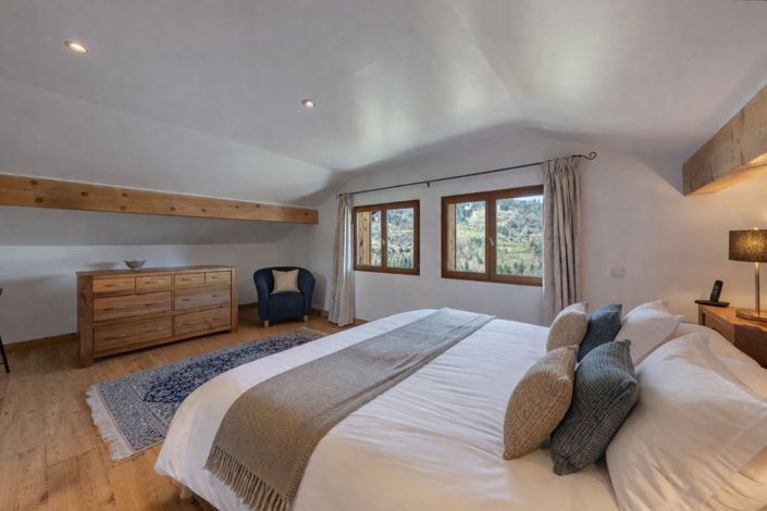 Image No.8-4 Bed House for sale
