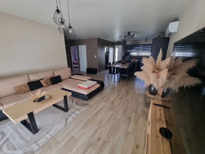 Image No.4-2 Bed House for sale