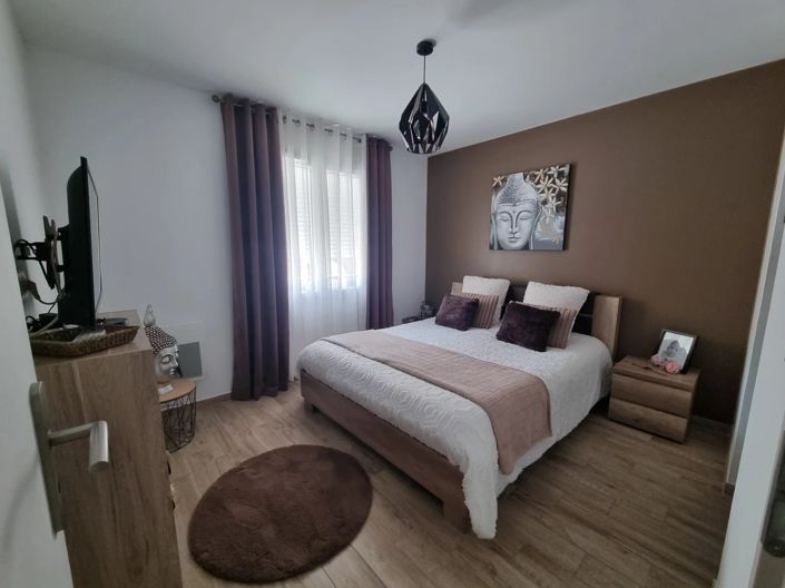 Image No.7-2 Bed House for sale