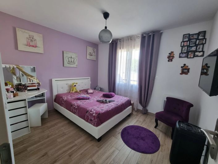 Image No.8-2 Bed House for sale