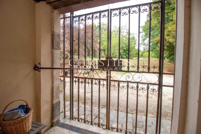 Image No.16-6 Bed House for sale