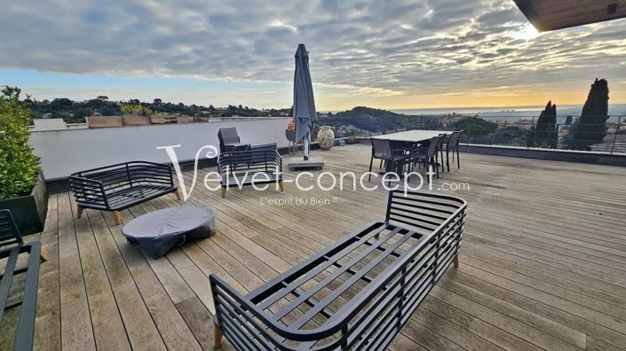 Image No.10-5 Bed House for sale
