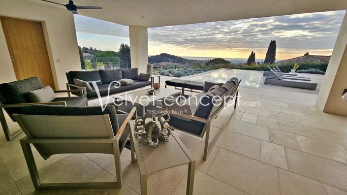 Image No.16-5 Bed House for sale