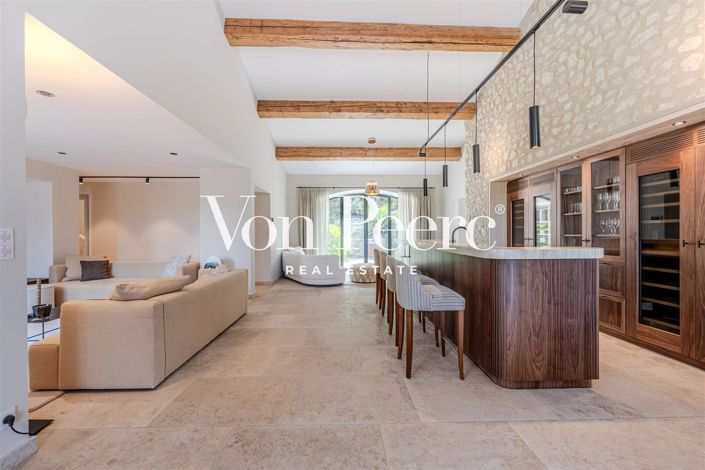 Image No.9-6 Bed House for sale