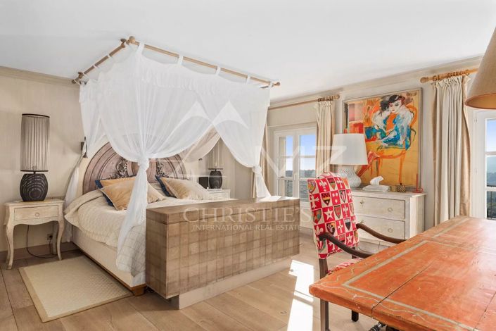 Image No.7-12 Bed House for sale