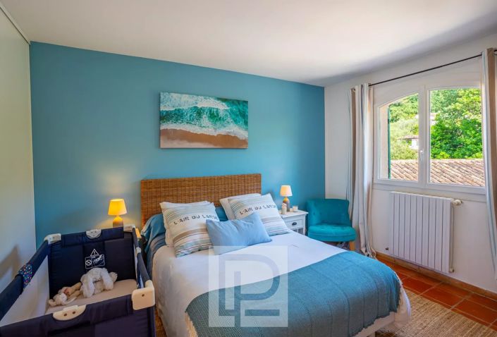 Image No.14-4 Bed House for sale