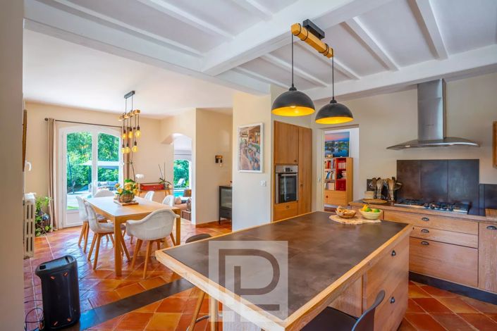 Image No.6-4 Bed House for sale