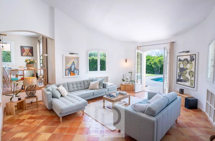 Image No.9-4 Bed House for sale