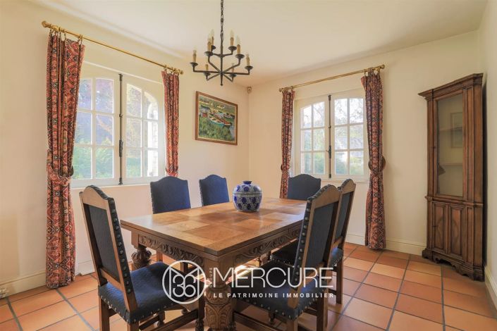 Image No.6-5 Bed House for sale