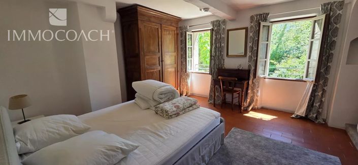 Image No.7-7 Bed House for sale