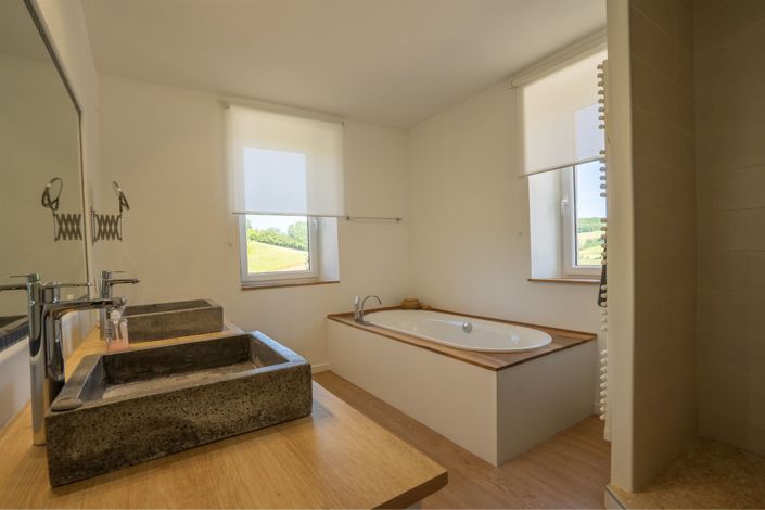 Image No.15-3 Bed House for sale