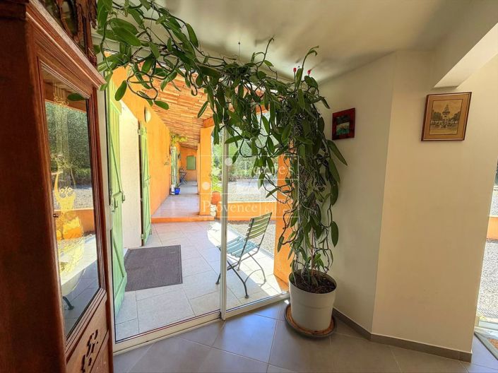 Image No.18-4 Bed House for sale