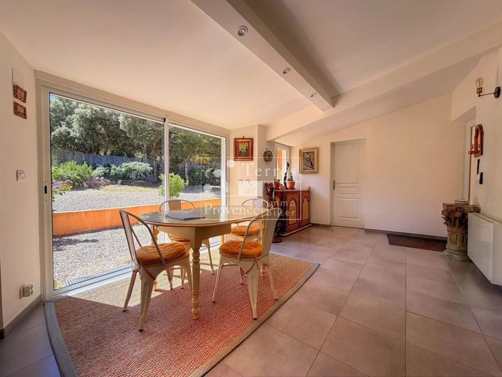 Image No.24-4 Bed House for sale