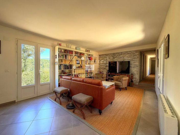 Image No.25-4 Bed House for sale