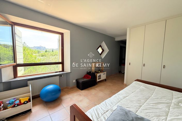 Image No.8-4 Bed House for sale