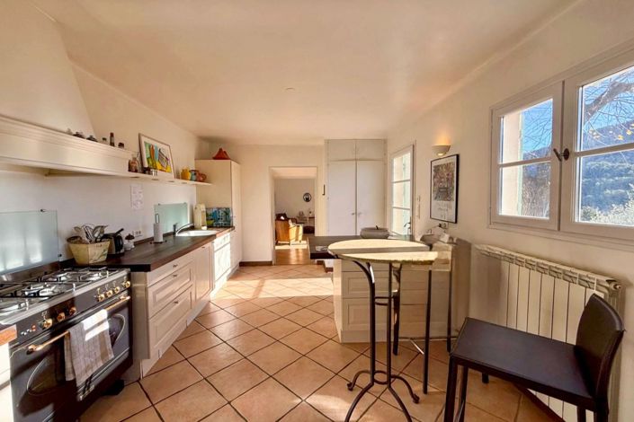 Image No.14-3 Bed House for sale