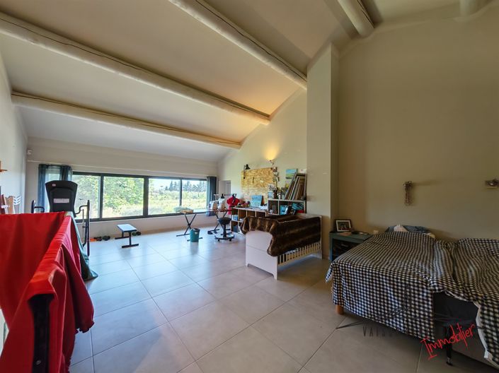 Image No.19-7 Bed House for sale