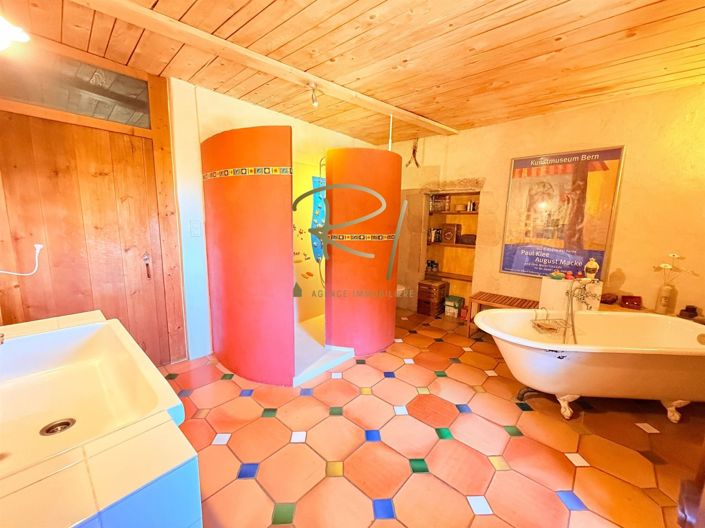 Image No.12-6 Bed House for sale