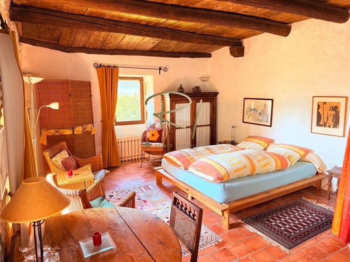 Image No.15-6 Bed House for sale