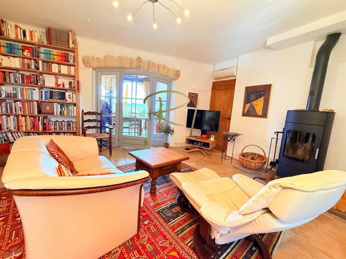 Image No.20-6 Bed House for sale