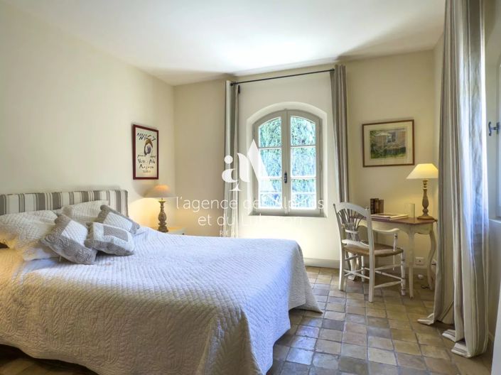Image No.17-4 Bed House for sale