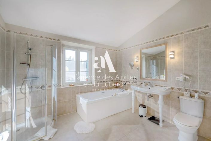 Image No.11-5 Bed House for sale