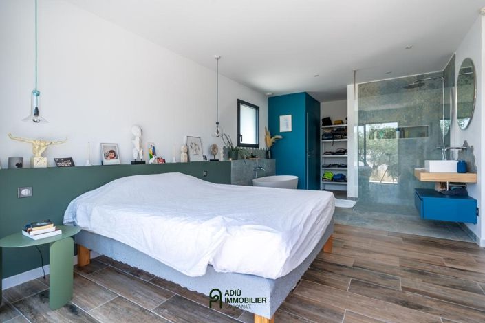 Image No.8-3 Bed House for sale