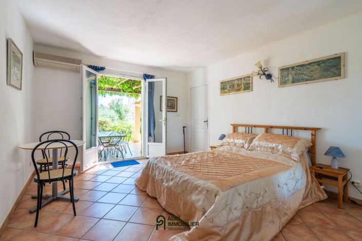 Image No.11-5 Bed House for sale