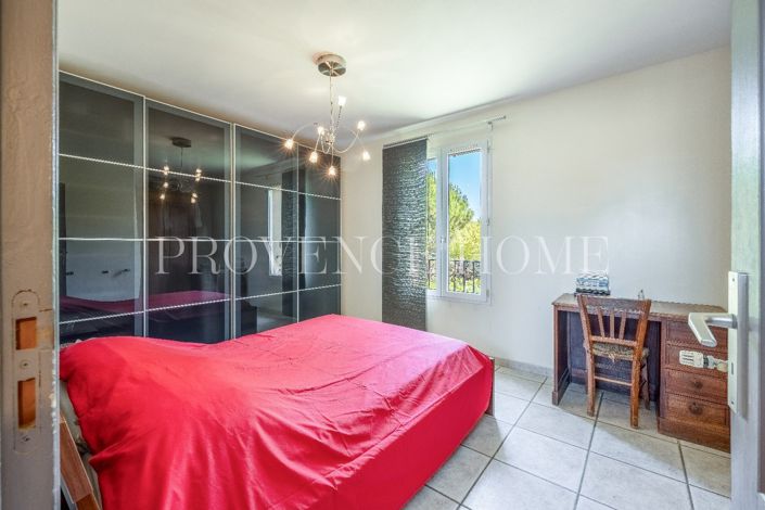 Image No.15-4 Bed House for sale