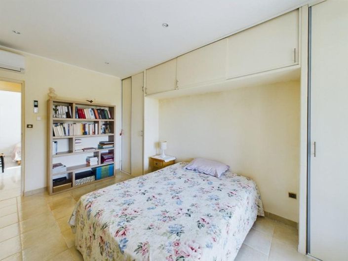 Image No.16-3 Bed House for sale