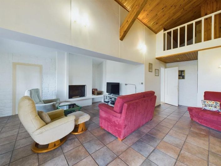 Image No.9-3 Bed House for sale
