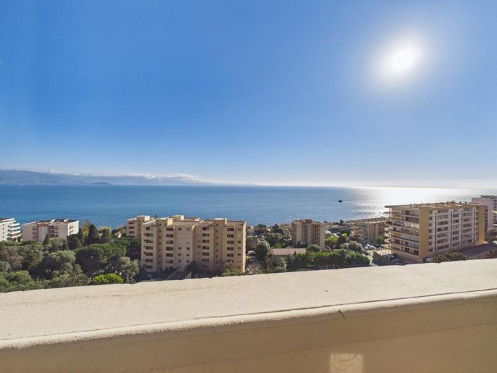 Image No.21-3 Bed Apartment for sale