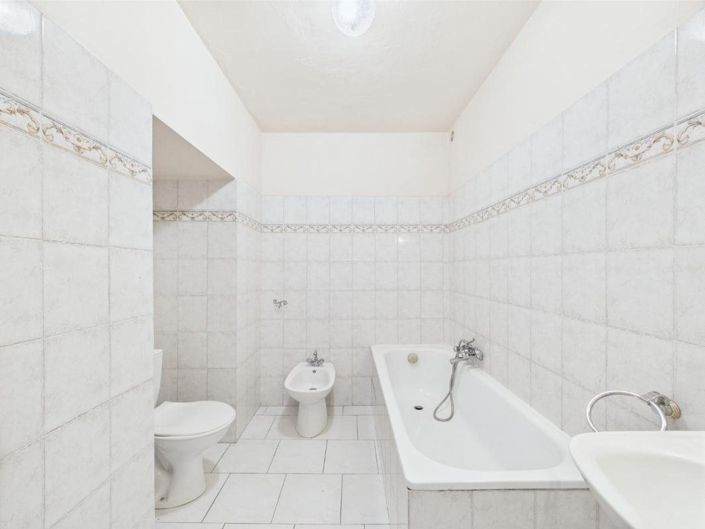 Image No.17-4 Bed Apartment for sale