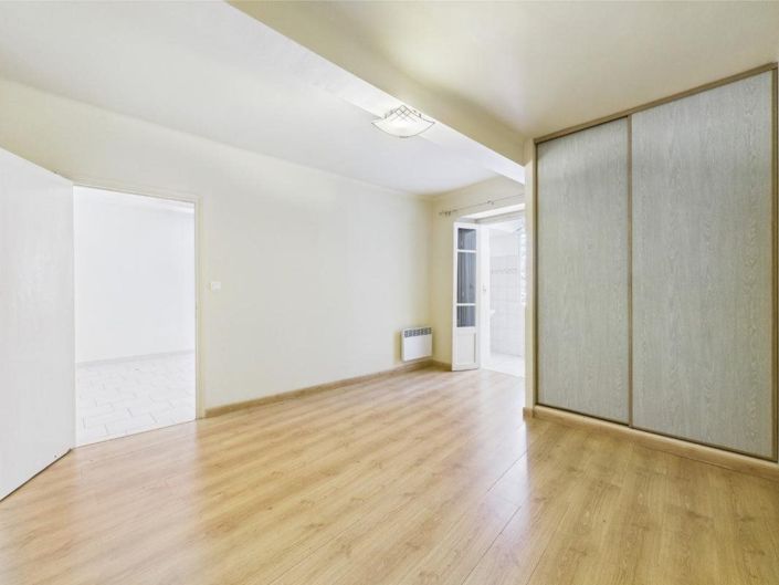 Image No.20-4 Bed Apartment for sale