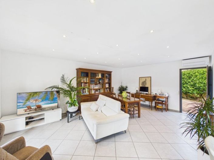 Image No.3-2 Bed House for sale