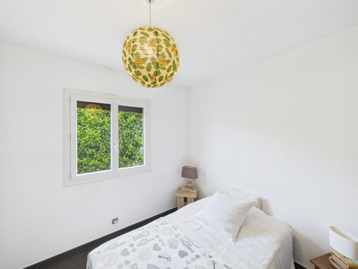 Image No.7-2 Bed House for sale