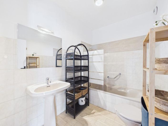 Image No.8-Apartment for sale
