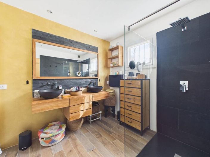 Image No.12-3 Bed Apartment for sale