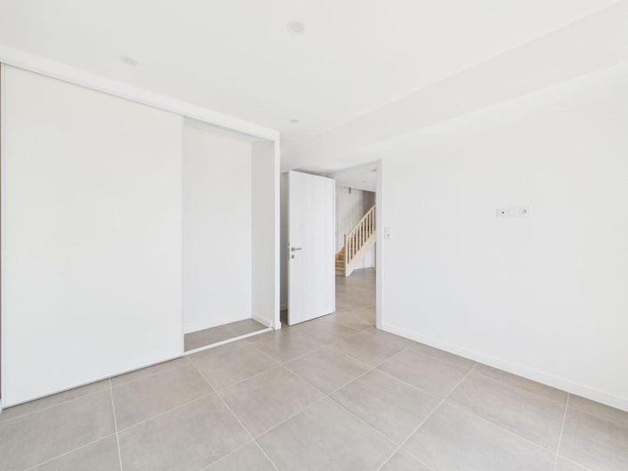 Image No.15-3 Bed Apartment for sale