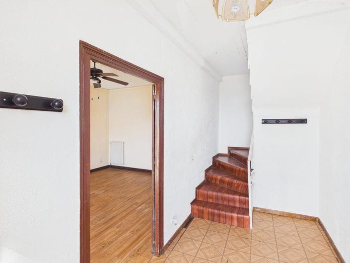 Image No.16-6 Bed House for sale